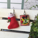 クリスマスのメロンタルトとお菓子入りブーツのピアス