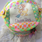 レトロキュートなパッチワークバニティーポーチ