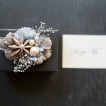 [cosmo] 'rétro botanical broach'スワロフスキー・クリスタルと植物のブローチ