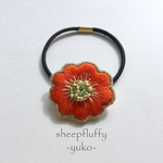 刺繍の花ヘアゴム(赤橙色)