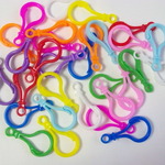 ３０個　カラフルプラスチック　キーホルダー