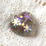 雪降る朝のオルゴナイト・ハート型