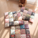 【 yuukiamo様オーダー品 】３枚セット　42cm×42cm　リバティパッチワークのお座布団　極厚タイプ　pieni kukka