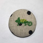 カメレオンの缶バッジ