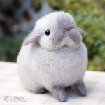 ☆羊毛フェルト* スモークパール  垂れ耳　の羊毛ウサギさん☆