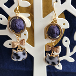 送料無料薔薇とリボンとヒョウ柄猫ネコのピアスorイヤリングkirakirasm