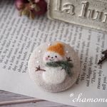 雪だるまの羊毛刺繍ブローチ