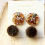 ブラウン紫陽花とフェイクファーボールの花標本・ピアス
