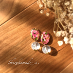 【送料無料】ピンクの薔薇と雪のビーズピアス