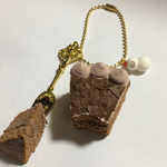 チョコレートケーキのキーホルダー