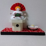 ちりめん  お正月  鏡もち(赤、巻き毛紋様台付き)