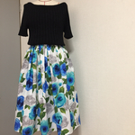 《kai's》ブルーとグレーの花柄ウエストゴムのギャザースカート