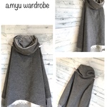a.myu C新作 オフタートルふわふわcotton濃いグレー×ニット ラウンドプルオーバー