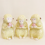 桃を食べるサル