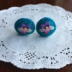 刺繍・ビオラのイアリング