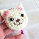 猫顔ブローチ【白・花】