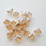 【6×6mm 4個】スワロフスキー　キューブ　#5601（ゴールデンシャドー)　