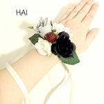 バラと木苺のリストブーケ。.:*:・'°☆HAI
