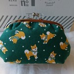 ya様予約品  雪遊び柴犬のぷっくりがま口(グリーン)