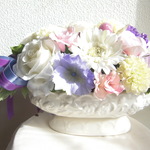 お供え花（アートフラワー）・優しい花々でフリーアレンジ・ご仏前・命日・お彼岸・お盆・仏事・法要・感謝の気持ちを。ペットのお供えに。　