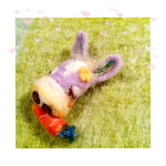 にんじん大好きなロバさん羊毛ブローチ
