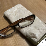 アンティークレースのメガネケース