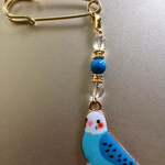 セキセイインコと天然石のピンブローチ（青）   pin03