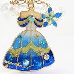 プリンセスドレスのバックチャーム