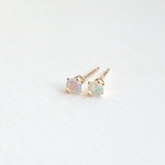 14kgf　‘エチオピア産オパール　3ｍｍ　‘　シンプル　一粒ピアス　