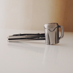 ビールジョッキのネクタイピン