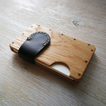 a card case  オーク×ブラック　無垢材と本革の名刺入れ　栃木レザー