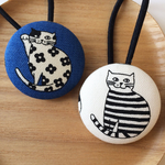 【送料無料】お洒落ねこ くるみボタンヘアゴム  青お花と白ボーダー 38mm