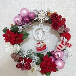 ＜O様専用商品＞サンタさんや雪だるまさんのオーナメントが可愛い賑やかな可愛いクリスマスリース
