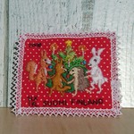 切手のような刺繍ブローチ