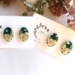 花咲くグリーンオーバルイヤリング／ピアス