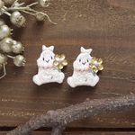 お座りミニうさちゃんとキラキラお花の　刺繍ブローチ（ピンク）
