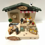 足跡だらけのオープンカフェ