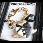 (再販！)ハート♡ラッピングマカロンのバッグチャーム(ブラック＆ホワイト)