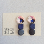 navy×black刺繍ピアス