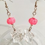 木の実のようなビーズとうさぎのピアス (イヤリングへ変更可)