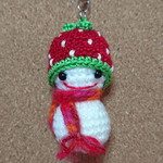 (送無)イチゴの帽子をかぶった雪だるま