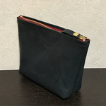 レザーポーチ Ⓜ️ マットブラック（エンジ×ゴールド）
