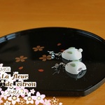 雪うさぎまんじゅうのピアスｏｒイヤリング ２コセット