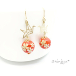 朱色の桜と折鶴ピアス