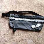 ブラックフリンジとお花★お財布やスマホケースにも♪ウエストポーチ 携帯 小銭入れ★ダークグレー