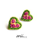 ハート小花柄刺繍ピアス