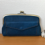 ふっくらマチ＆外ポッケ付き本革親子がま長財布（青レザー）