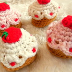 いちごケーキのアクリルたわし・4個☆オーダー