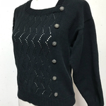 【30％ OFF！】飾りボタン付きセーター　ブラック【スプリングセール実施中♪　4/21まで！】
