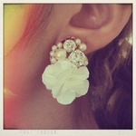 White Flower ピアス